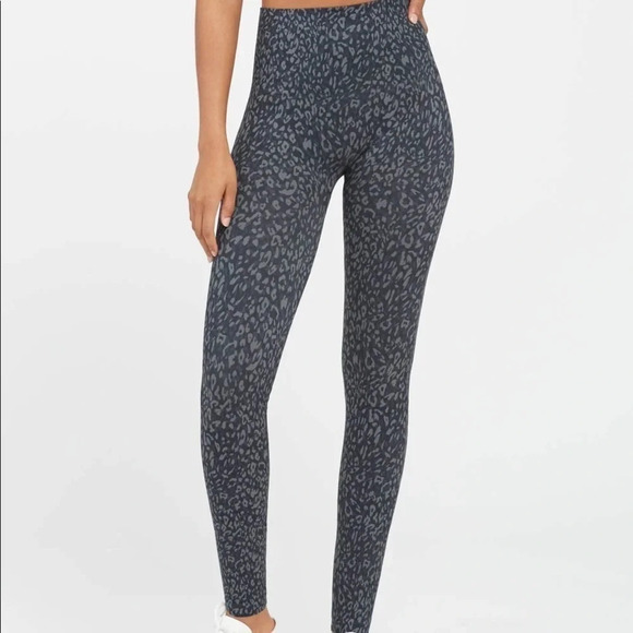 SPANX Look At Me Now Seamless Leggings Black Gray Leopard - Picture 1 of 13